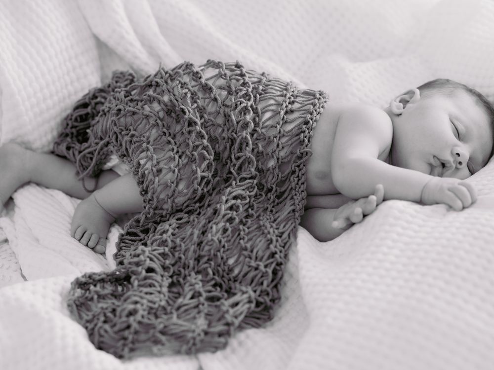 Crochet Baby Cocoon Pattern: Cozy Newborn Photography Prop Crochet Baby Cocoon Pattern: Cozy Newborn Photography Prop