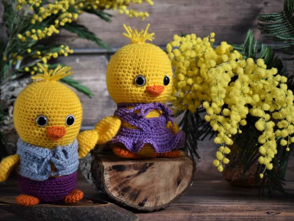 Crochet Newborn Mittens With Thumbs: Step-by-Step Pattern
